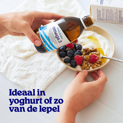 Vloeibare olie (van de lepel of door de yoghurt)